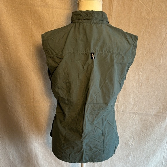 Women’s vintage Helly Hanson button down collared hiking tank top - Picture 6 of 8